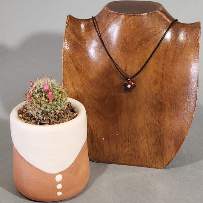 Ras de cou artisanal avec perle céramique fleur rouge et noir et strass 