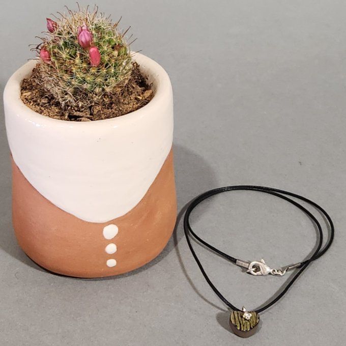 Ras de cou artisanal avec perle céramique cœur et strass