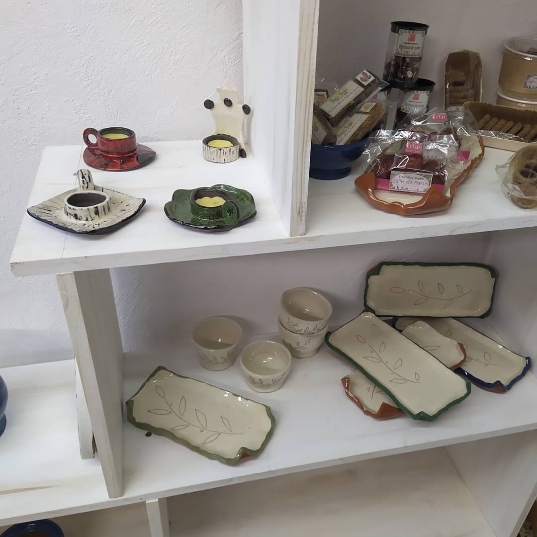 Stage d'Initiation à la Poterie VI : confection de masques décoratifs