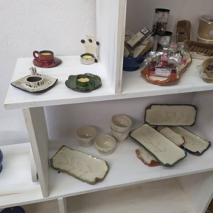 Stage d'Initiation à la Poterie VI : confection de masques décoratifs